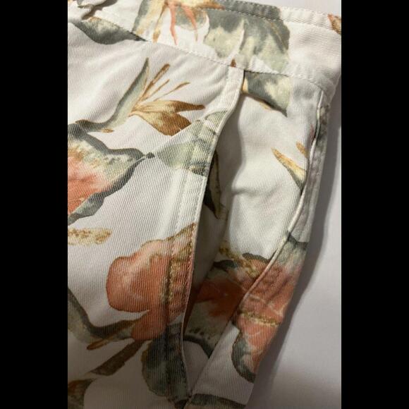 David Cremieux Men’s 38 White With Floral Pattern  Cargo Shorts 9 Inch Inseam - Picture 7 of 12